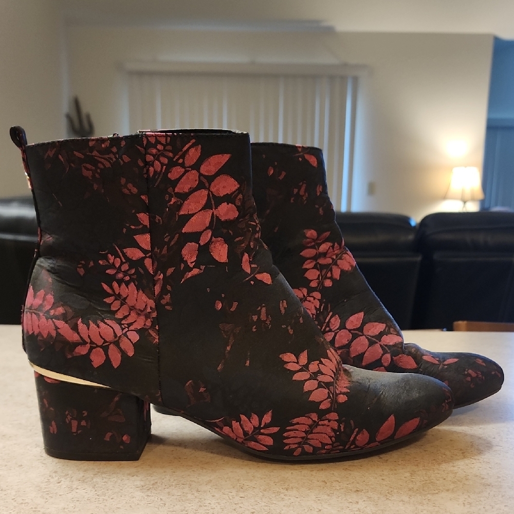 Liz Claiborne Black and Pink Floral Brocade Ankle Boots